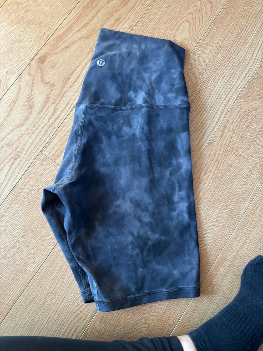 lululemon Wunder Under Women’s Charcoal Tie-Dye High-Rise Bike Shorts